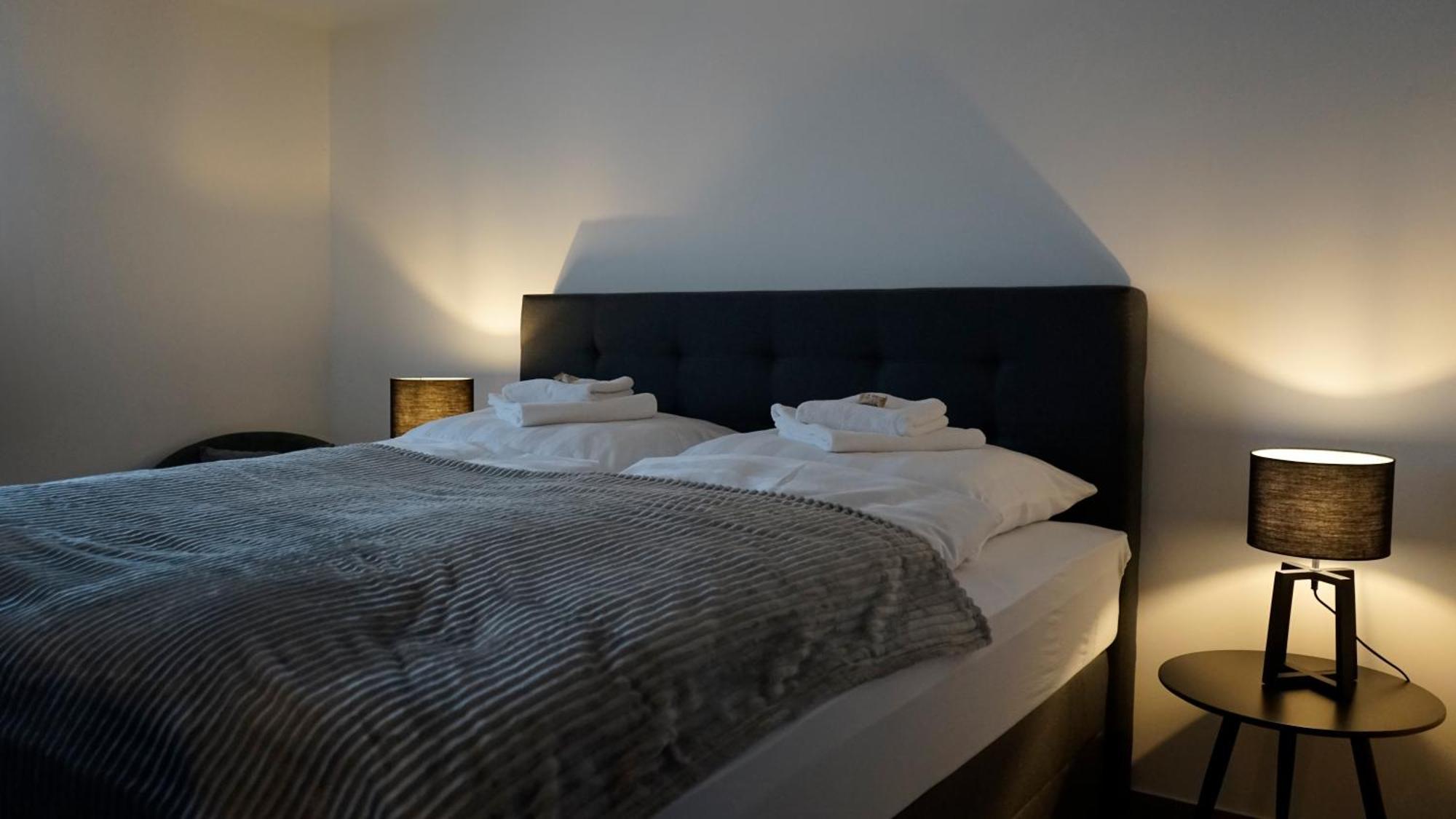 1 Bett Zimmer In Ehemaligen Hotel Siegen Esterno foto